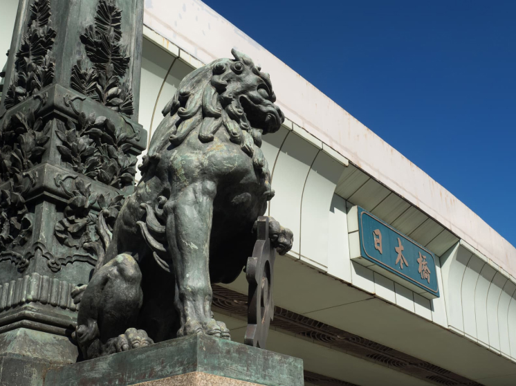 中央区・日本橋の獅子像