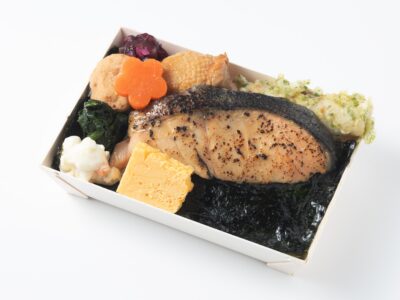 西京味噌漬け熟成鮭と鶏照り焼き重